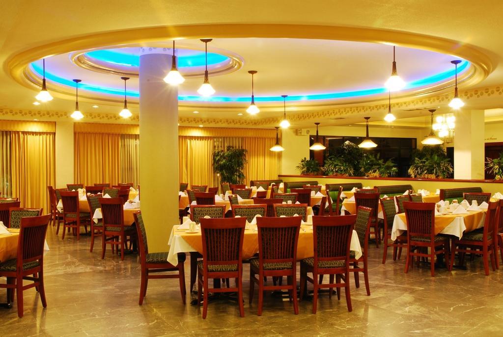 מלון Royal Garden ריינוסה מראה חיצוני תמונה