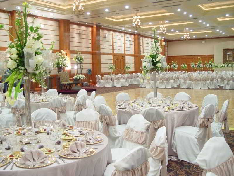 מלון Royal Garden ריינוסה מסעדה תמונה